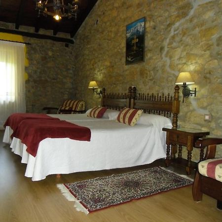 Posada Herrán Santillana del Mar Esterno foto